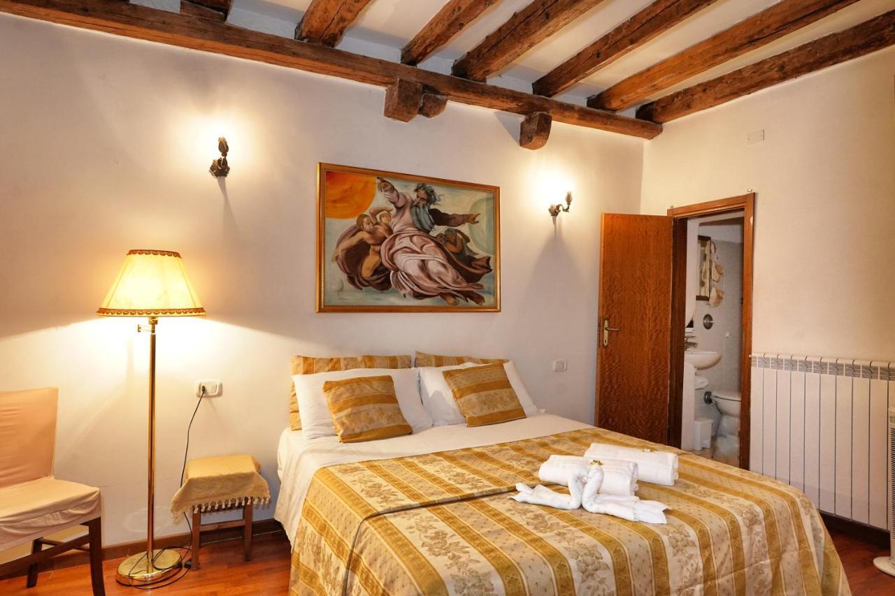 Appartamento Rialto Laura Venesia Bagian luar foto